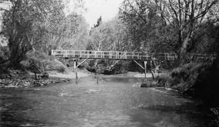 North St footbridge : 29-11