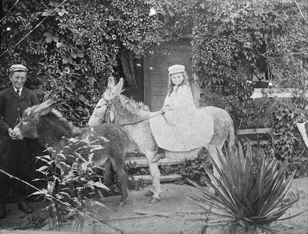 Cobbe Children, c. 1904