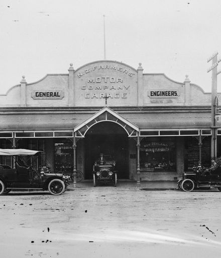 NZ Farmer's Motor Company Garage, c. 1906
