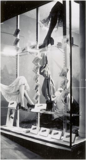 Cobbes' of Feilding display & advertising work by Peter Pitman Cobbes' of Feilding display & advertising work by Peter Pitman