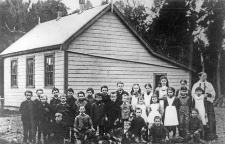 Bunnythorpe School, 1885