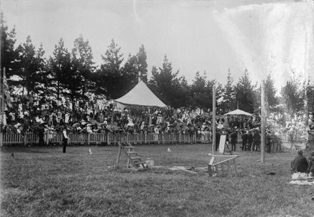 Victoria Park - Athletics : 294-10