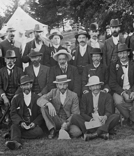 Boxing Day sports committee 1899 : 35-1