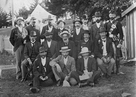 Boxing Day sports committee 1899 : 35-1