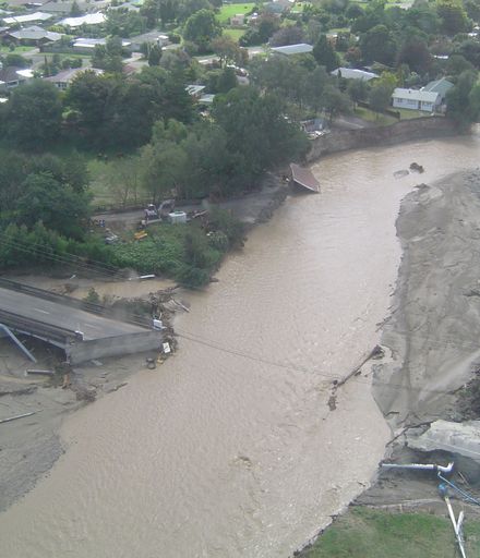 Flood 2004 - Kimbolton Road Bridge