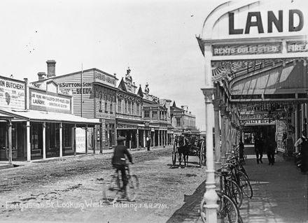Fergusson Street looking south-west : 19-8