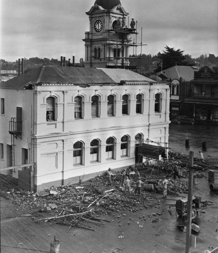 Dismantling Feilding Post Office Tower, c. 1942