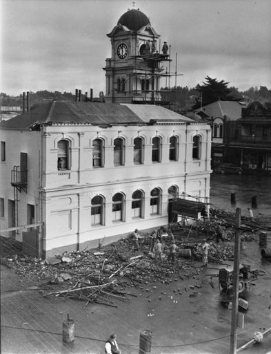 Dismantling Feilding Post Office Tower, c. 1942