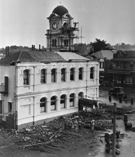 Dismantling Feilding Post Office Tower, c. 1942