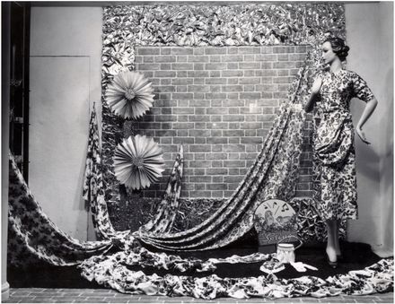 Cobbes' of Feilding display & advertising work by Peter Pitman - Resource cover image