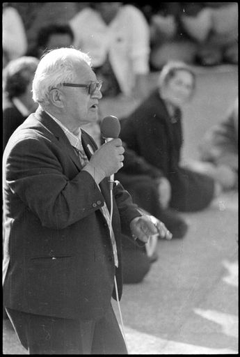"Te Roopu O Te Matakite Comes to the City"