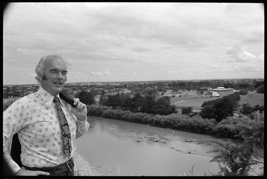 John Lithgow and the Manawatū River