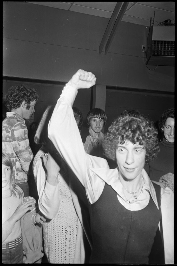 Radio 2ZA's great disco dancing competition