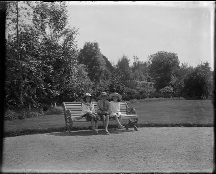 Three Children at the Esplanade - Resource cover image