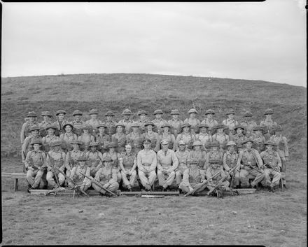 Unidentified Military Group, 20th Intake, Central District Training Depot, Linton - Resource cover image
