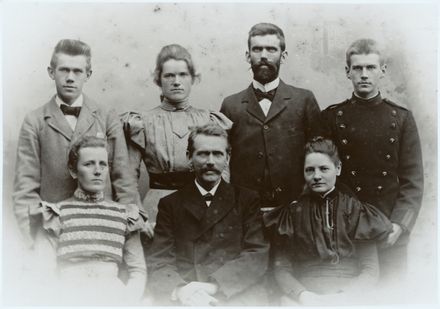 Viggo Monrad and his children - Resource cover image