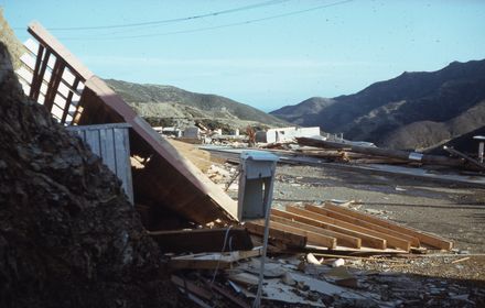 Scouts building Ruapehu Lodge and Snow School