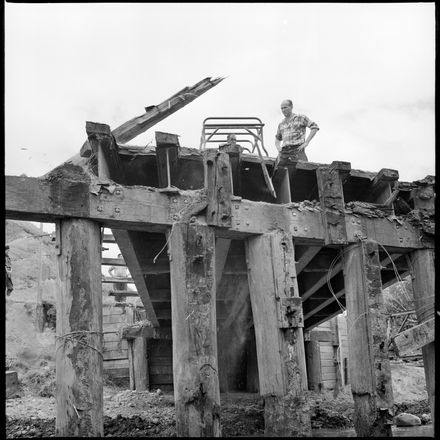 2018N_2017-20_MS000784a - Old Makes Way for the New