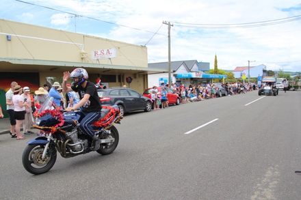 15th Ashhurst Christmas Parade, 2016. - Resource cover image