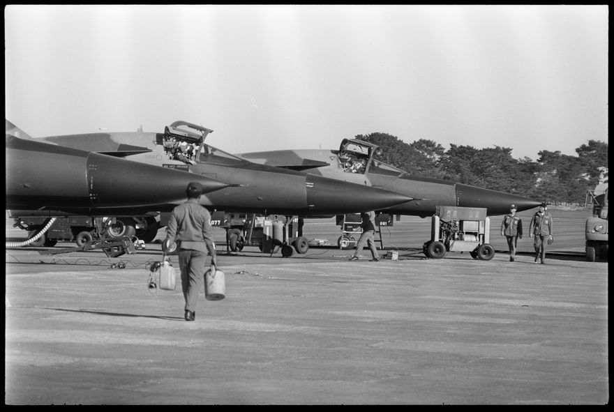 "Diplomat breaks N.Z. Barrier - the Sound Barrier"