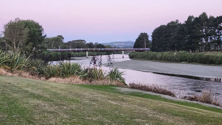 manawatu-river-and-bridge.jpeg